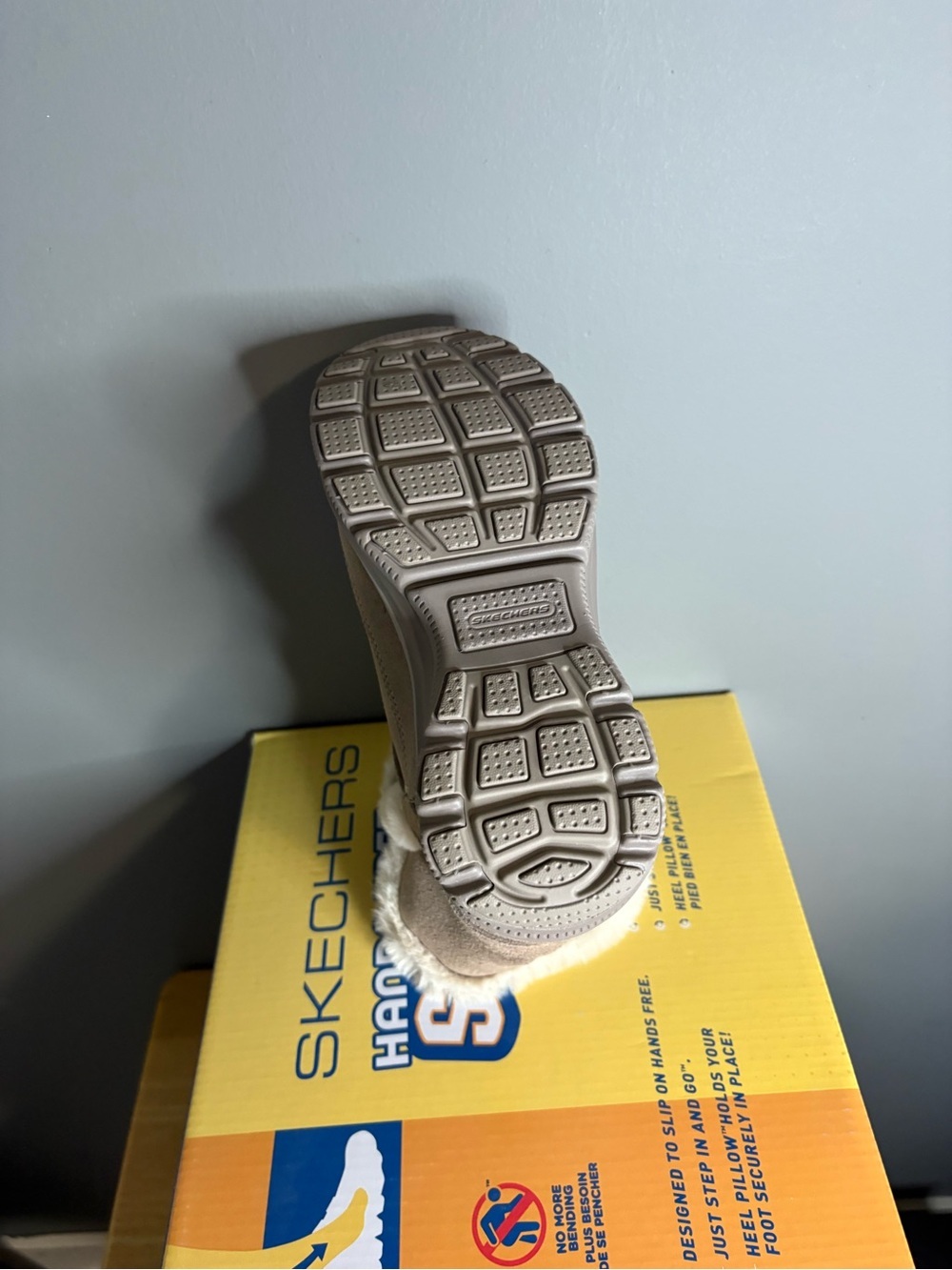Skechers Hands Free Slip-ins Easy Going Dreamers Faux Fur Boots NIB 5.5 - Picture 7 of 7